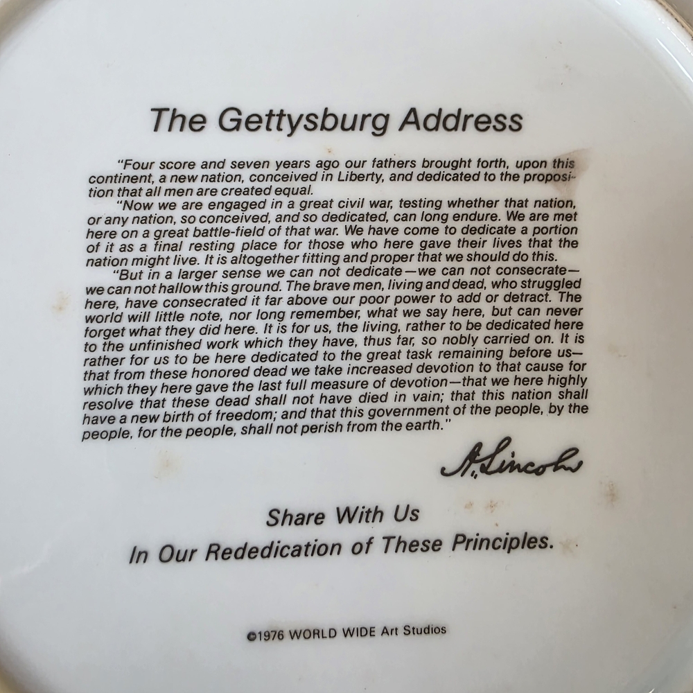 Vintage Lincoln Decorative Plate - Black & White with Gold Rim - Picture 3 of 12